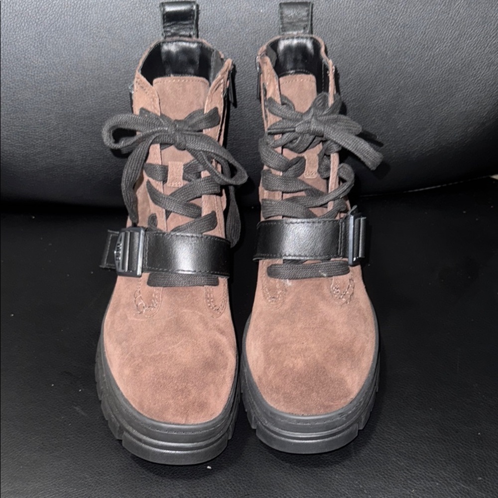 UGG Women's Ashton Lace Up Boot, Dark Earth. - Picture 1 of 8